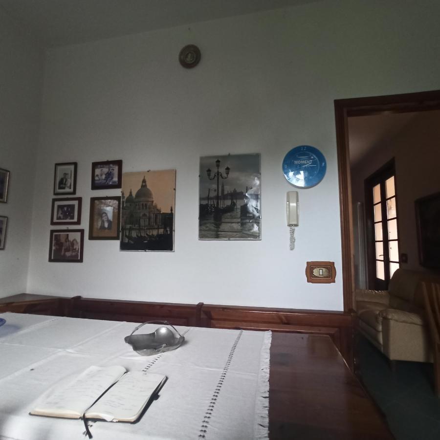 Casa Vincenzo 130 Mq Con Portico Ed Ingresso Esclusivo Dal Giardino Villa Felino Eksteriør billede