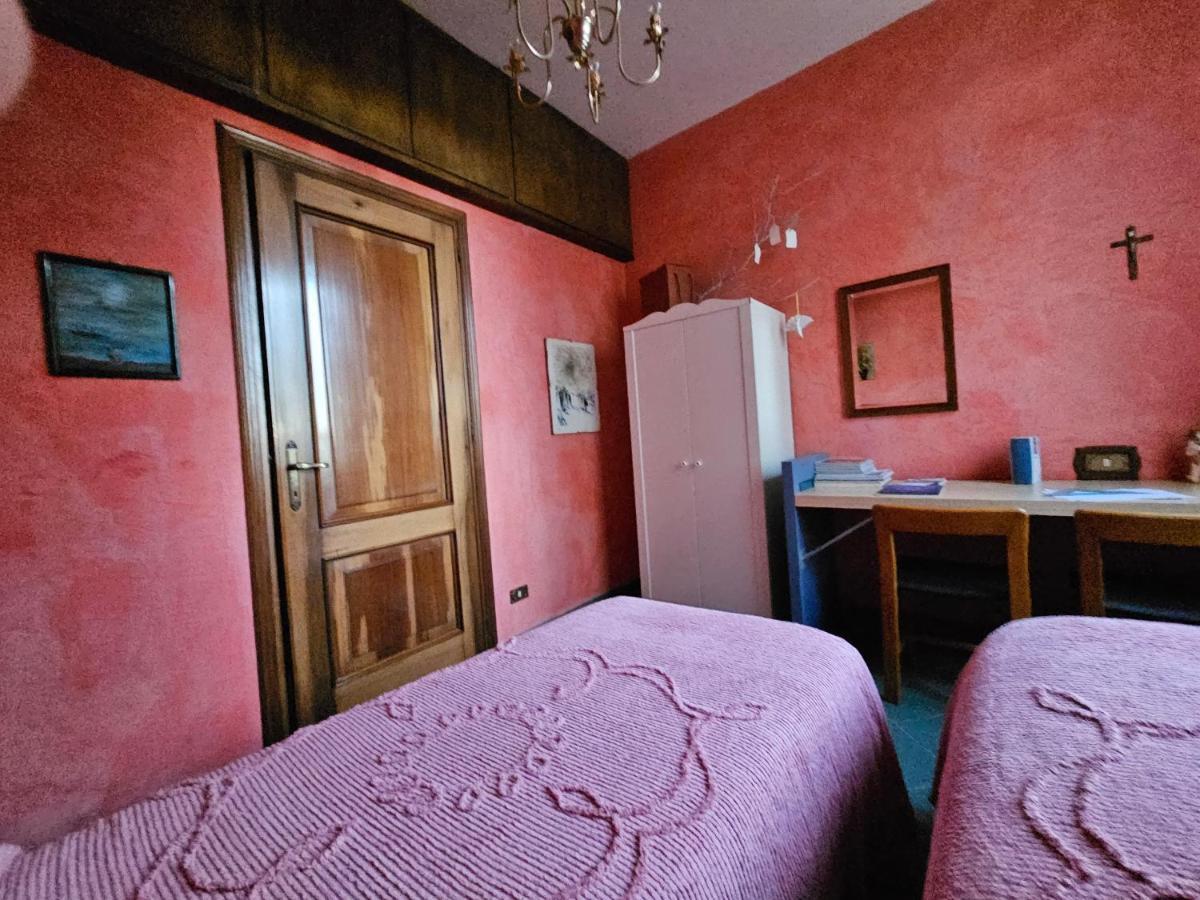 Casa Vincenzo 130 Mq Con Portico Ed Ingresso Esclusivo Dal Giardino Villa Felino Eksteriør billede