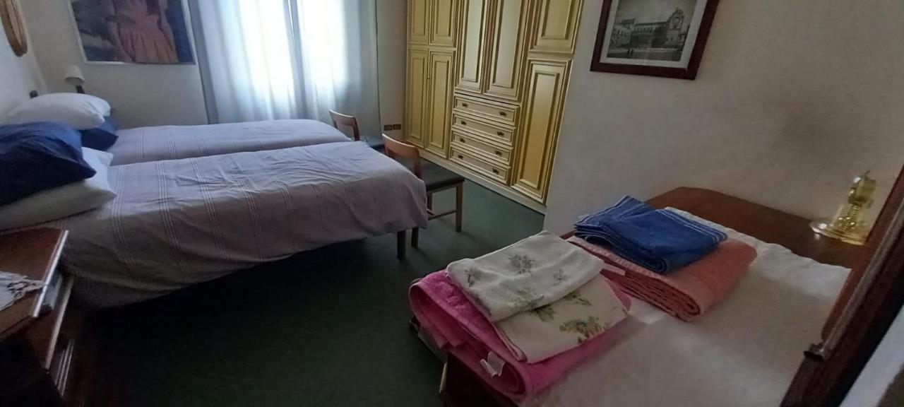 Casa Vincenzo 130 Mq Con Portico Ed Ingresso Esclusivo Dal Giardino Villa Felino Eksteriør billede